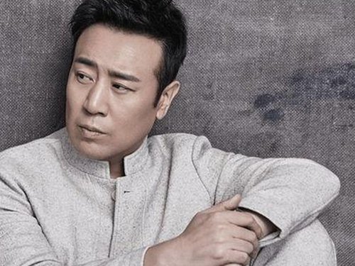 娱乐圈“吃瓜”文化背后的深层逻辑与影响解读